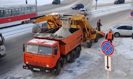 На дорогах Дзержинска появилась снегоуборочная техника