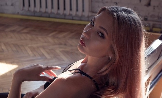 Пионервожатая из Playboy: «Я не боюсь осуждения» - «Образование»