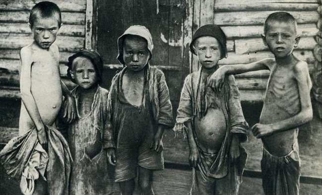 Фотомарафон «100-летие ТАССР»: истощенные дети, 1920 год - «История»