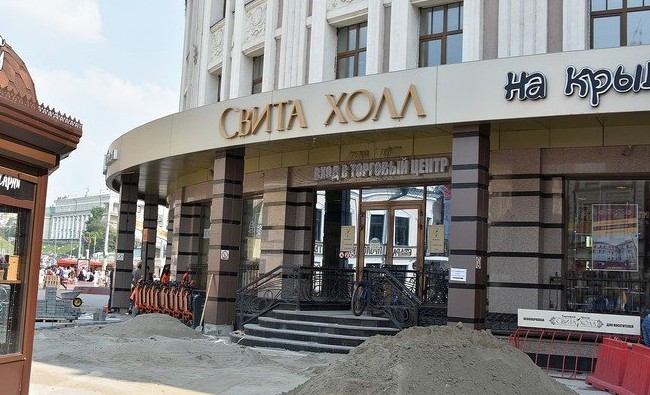 «Свита Холл» «выключит свет» во дворе погорельцев с Пушкина? - «Инфраструктура»