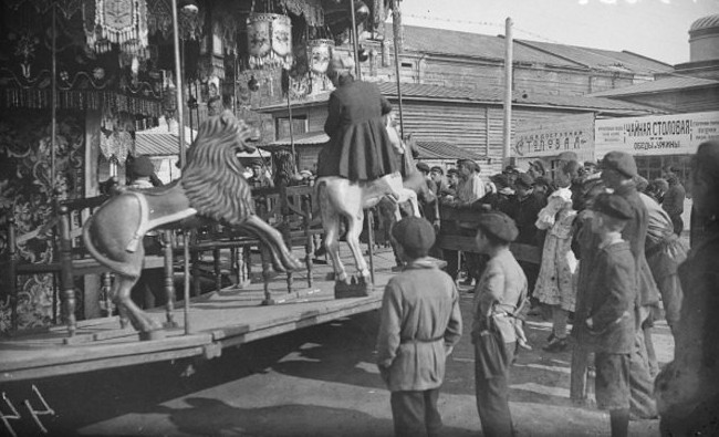 Фотомарафон «100-летие ТАССР»: карусель на ярмарке Ташаяк, 1926 год - «История»