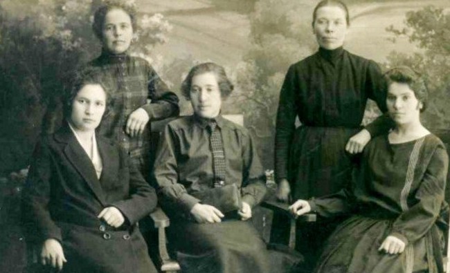 Фотомарафон «100-летие ТАССР»: сотрудницы зубной амбулатории, 1928 год - «История»