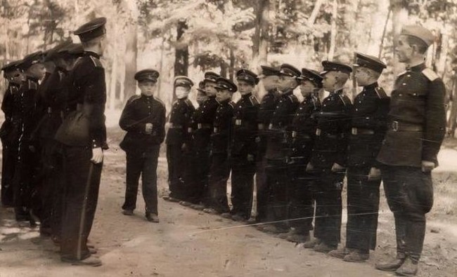 Фотомарафон «100-летие ТАССР»: строевая подготовка воспитанников Суворовского училища, 1944 год - «История»