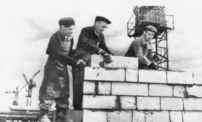 Фотомарафон «100-летие ТАССР»: строительство дома в Казани, 1940 год - «История»
