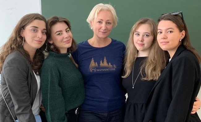 «Чтобы научить, мне ничего не нужно, кроме книги и ребенка» - «Образование»