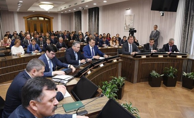 Казанцам пообещали бесплатные парковки и усиленный вывоз мусора в праздники - «Медицина»