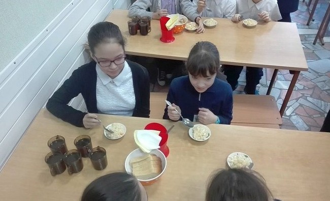 Школьные завтраки: в Татарстане уже есть техническая возможность кормить детей бесплатно - «Образование»