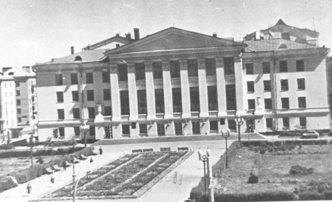 Фотомарафон «100-летие ТАССР»: ДК им. Ленина незадолго до открытия, 1960 год - «История»