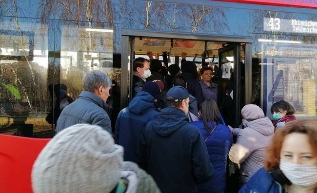 Из самоизоляции — в тесные «объятия» казанского общественного транспорта - «Инфраструктура»