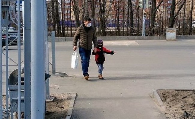 «Собаку выгулять можно, а детей — нет?!»: как законно побывать на улице с ребенком в Татарстане - «Медицина»
