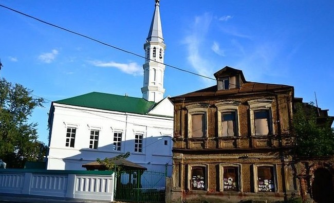 Казанская мечеть цвета неба в «общине рабов» - «История»