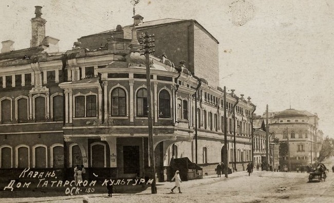 Гид по улице Островского: от банкиров до художников - «История»