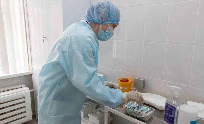 С масштабной вакцинацией от COVID-19 вырос и спрос на липовые справки о прививках - «Медицина»