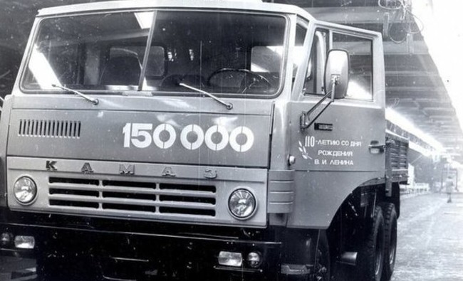 День в истории: 150-тысячный КАМАЗ, рождение перестройки и первая пожарная лестница - «История»
