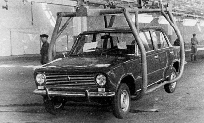 День в истории: новая Конституция Татарстана, выход «Копейки» и римский папа-долгожитель - «История»
