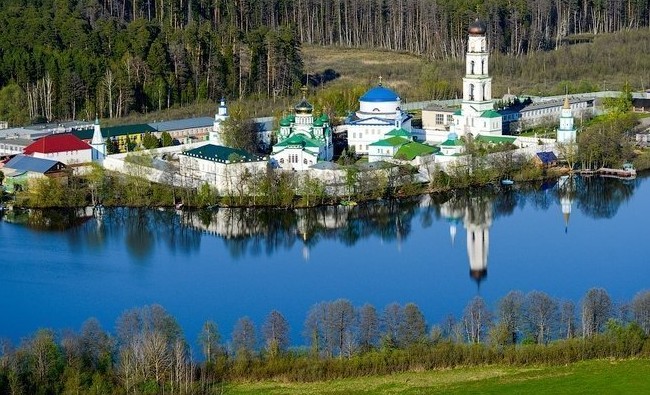 День в истории: Раифский заповедник, освобождение Симферополя и сокровища Помпеи - «История»