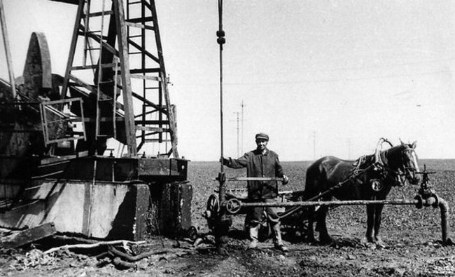 День в истории: создание «Татнефти», премьера «Брилиантовой руки» и первый турист в космосе - «История»
