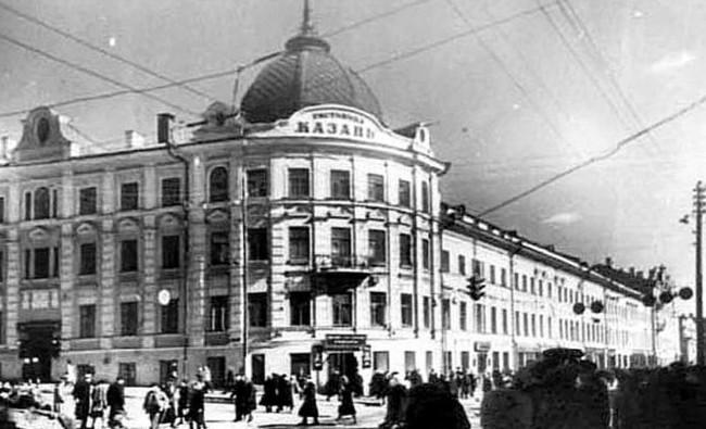 День в истории: казанский архитектор Петонди, поэма «Мертвые души» и премьера «Инопланетянина» - «История»