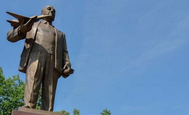 День в истории: памятник Туполеву, «трофейное дело» и Пулитцеровская премия - «История»