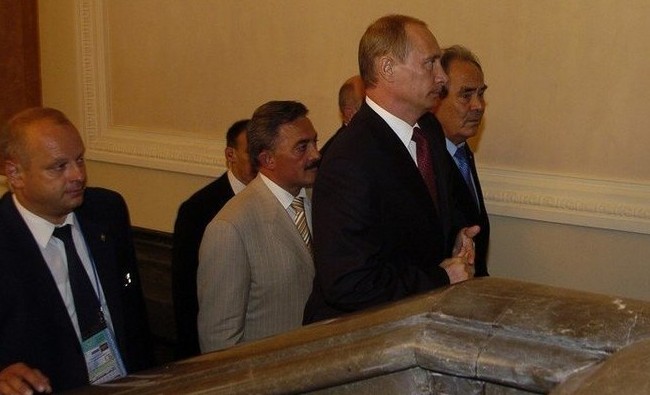День в истории: Путин — почетный гражданин Казани, Медный бунт и год со взрыва в Бейруте - «История»