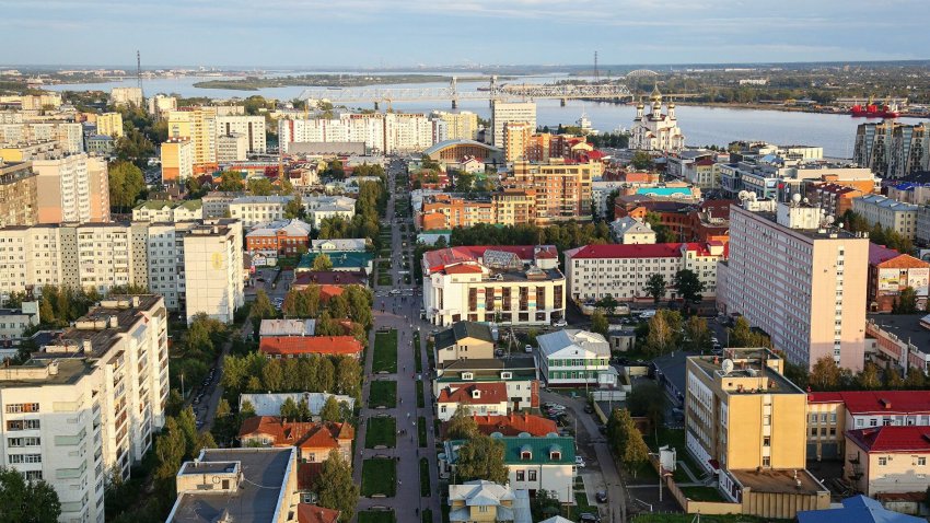 Еще один дом в Архангельске сошел со свай - «Недвижимость»