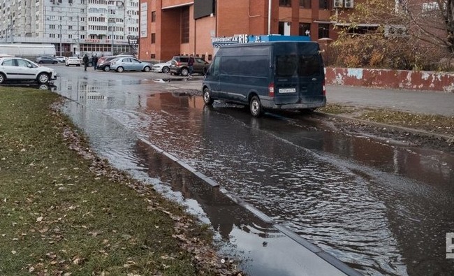 Как в Париже 500 лет назад: по улицам столицы Татарстана текут канализационные стоки - «Инфраструктура»