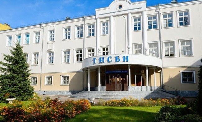 Школьников научат Родину любить, а студентов — работать волонтерами и вести соцсети - «Образование»