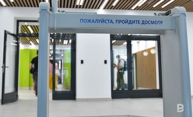 На что потратить миллиард: охрана татарстанских школ глазами родителей и педагогов - «Образование»