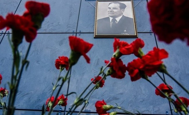 В память о легендарном летчике и первом капитане «Метеора» - «История»