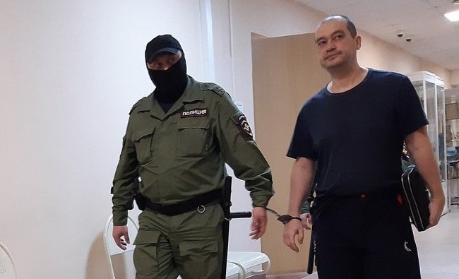 «Я не оборотень»: подполковник МВД Татарстана отрицает аферу с бетонным заводом и взятку «Мерседесом» - «Власть»