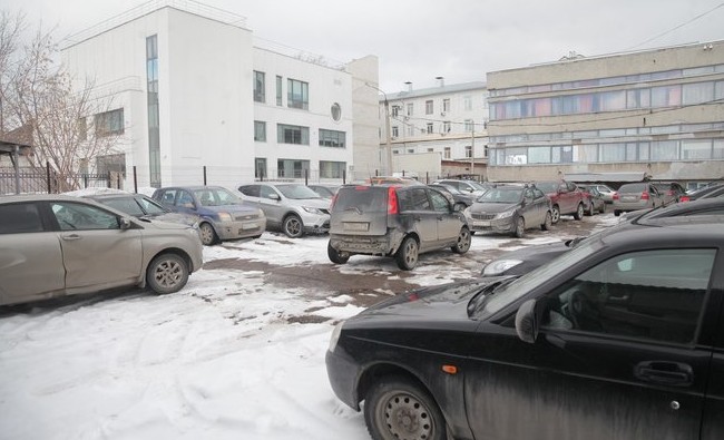 КФУ vs школа «СОлНЦе»: вуз не уступает автостоянку для стройки ученического спортзала - «Образование»