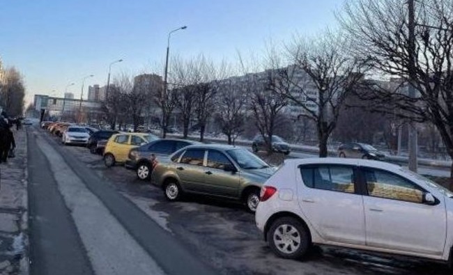«Народный контроль»: в детсад по ухабам, разбитые дороги, опасный переход и захват двора - «Инфраструктура»