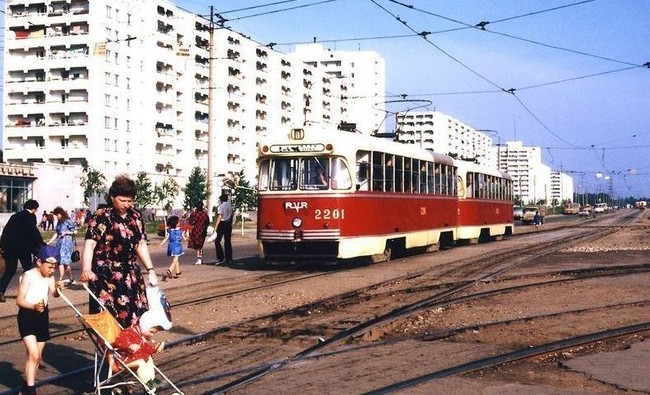 «Новый 1992-й»: звезда Жириновского, опустевшие прилавки и платные субботники - «История»