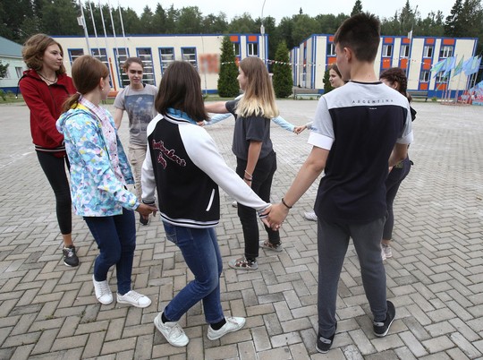 Россияне боятся отправлять детей в лагеря на море: брони отменяют - «Общественные новости»
