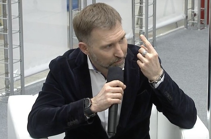 «Правовая система здесь никак не защитит»: машины уже захватили рынок творческого труда - «Власть»
