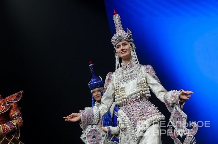 В Казани представили якутские алмазы, межрегиональные нагрудники изю и инклюзивный театр - «Культура»
