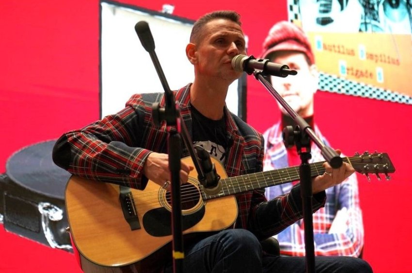 Антон Салакаев: «А почему мы должны обязательно быть рок-столицей?» - «История»