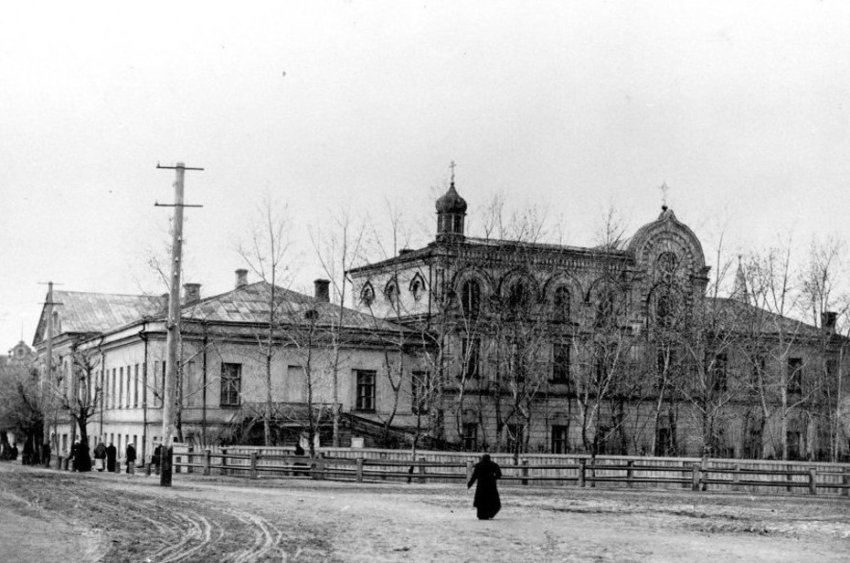 Гид по улице Миславского: великие гимназисты, предки голландцев и торговцы сукном - «Культура»