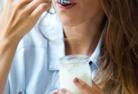 Названы продукты, влияющие на совместную работу кишечника и головного мозга - «Общественные новости»