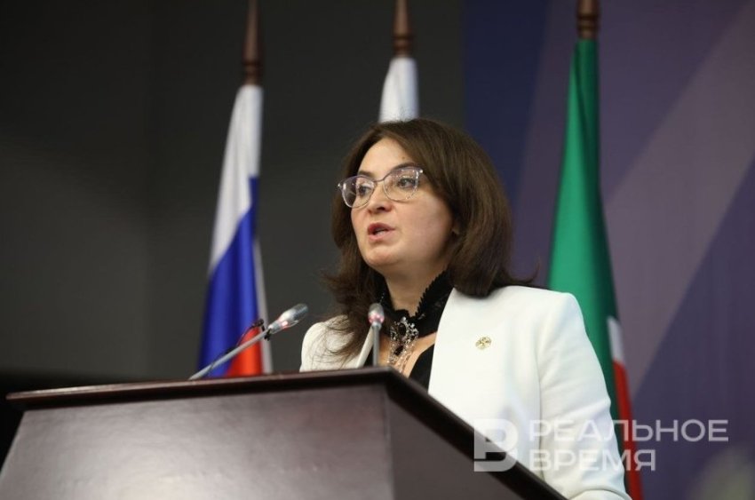 Лейла Фазлеева: «Закрывать глаза на проблемы — смотреть на это сквозь розовые очки» - «Образование»