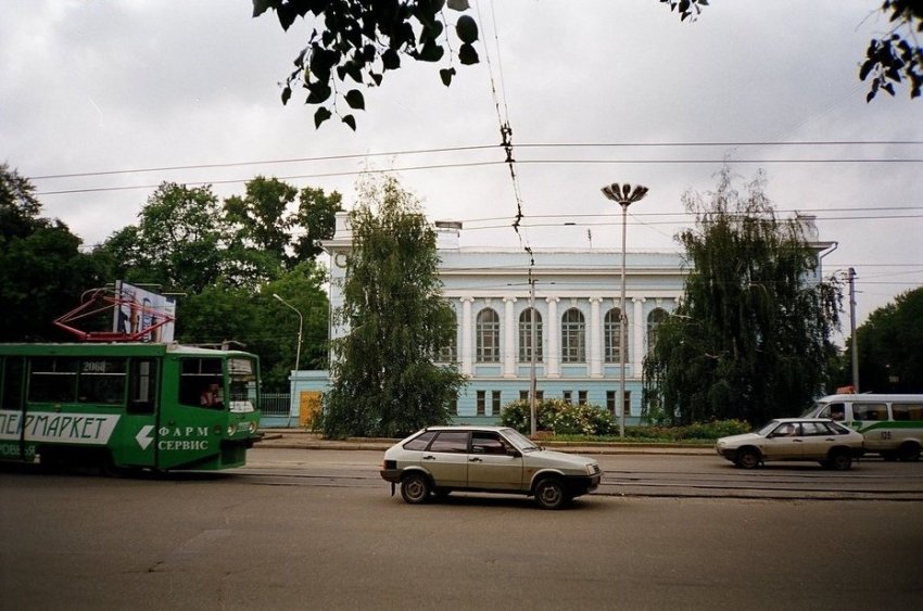 Выезжаем прочь из старого города, гуляем в сторону Арских ворот - «Культура»