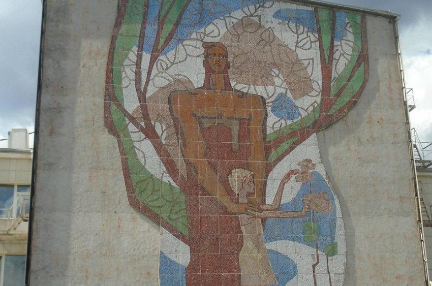 Комитет по охране ОКН против градозащитников: битва за мозаики - «История»