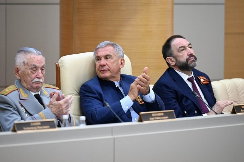Рустам Минниханов — об аллее Славы: на одних лозунгах патриотом не станешь - «Инфраструктура»