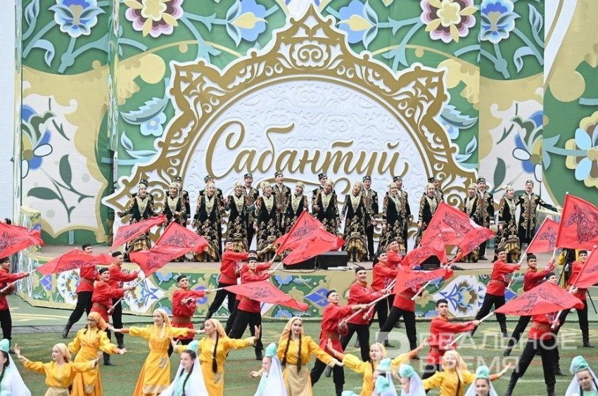 Шурале и Су Анасы на ходулях, чай по рецепту Каюма Насыри и сюрпризы погоды — чем запомнился Сабантуй в Казани - «Культура»