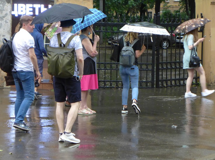 За окном ливень, а тебя тошнит: как спасаться метеозависимым людям при плохой погоде - «Общественные новости»
